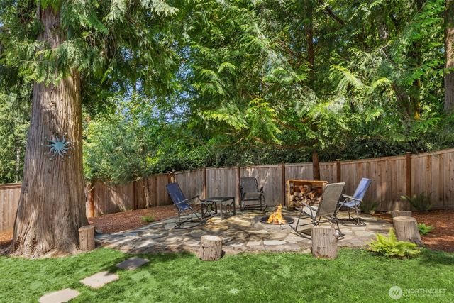 9246 Fletcher Bay Road NE, Bainbridge Island, WA 98110