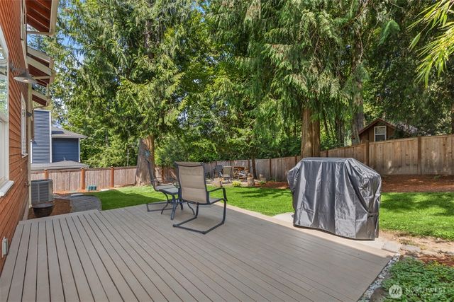 9246 Fletcher Bay Road NE, Bainbridge Island, WA 98110