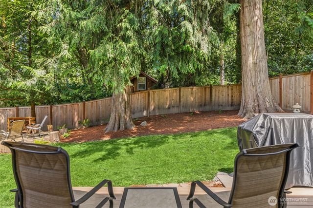 9246 Fletcher Bay Road NE, Bainbridge Island, WA 98110