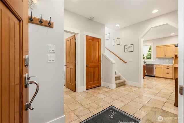 9246 Fletcher Bay Road NE, Bainbridge Island, WA 98110