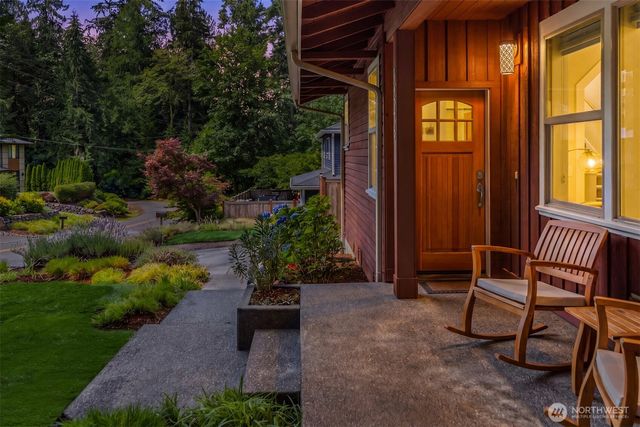 9246 Fletcher Bay Road NE, Bainbridge Island, WA 98110