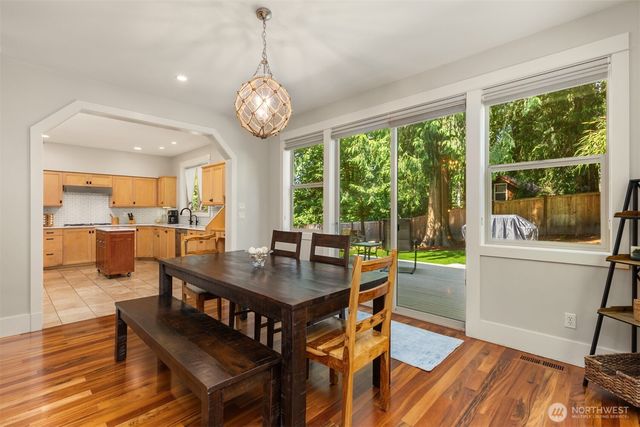 9246 Fletcher Bay Road NE, Bainbridge Island, WA 98110