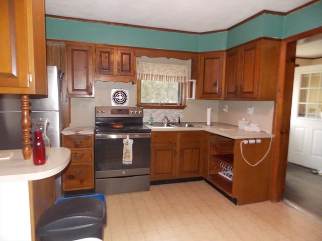 150 Framingham Rd, Southborough, MA 01772