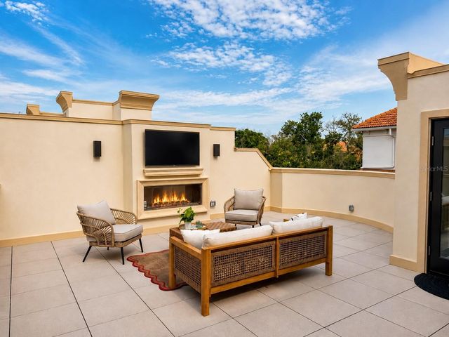 125 S INTERLACHEN AVENUE 2, Winter Park, FL 32789