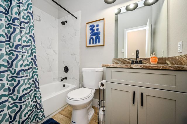 5007 Briscoe Street B, Houston, TX 77033