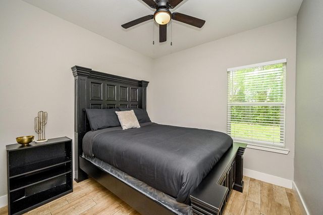 5007 Briscoe Street B, Houston, TX 77033