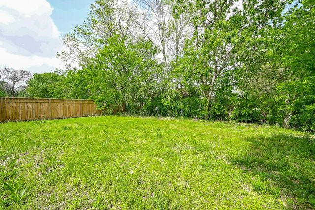 5007 Briscoe Street B, Houston, TX 77033