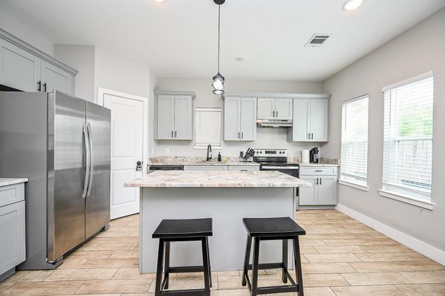 5007 Briscoe Street B, Houston, TX 77033