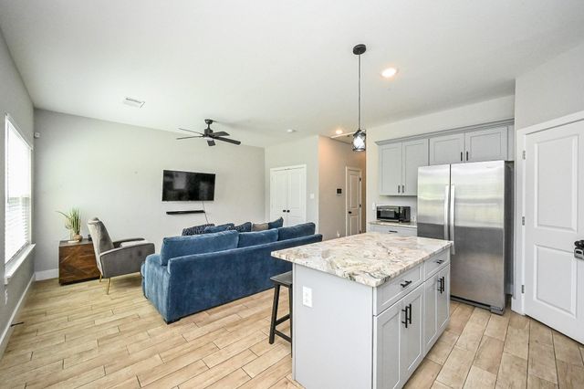 5007 Briscoe Street B, Houston, TX 77033