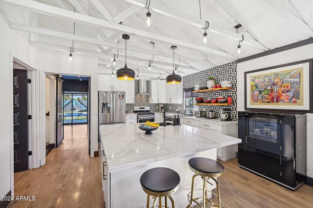 2101 N 25TH Place, Phoenix, AZ 85008