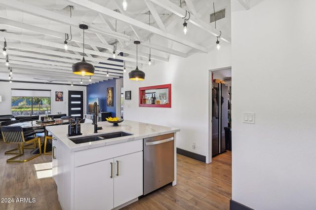 2101 N 25TH Place, Phoenix, AZ 85008