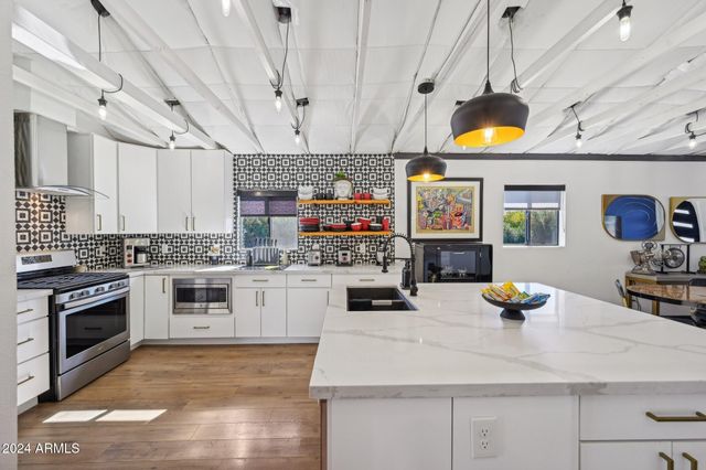 2101 N 25TH Place, Phoenix, AZ 85008