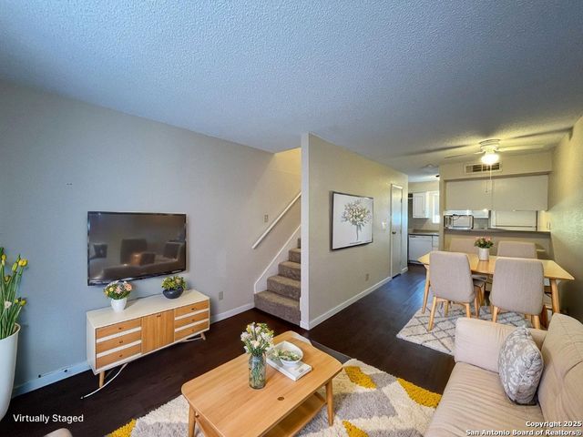 3243 Nacogdoches Rd Apt 404, San Antonio, TX 78217