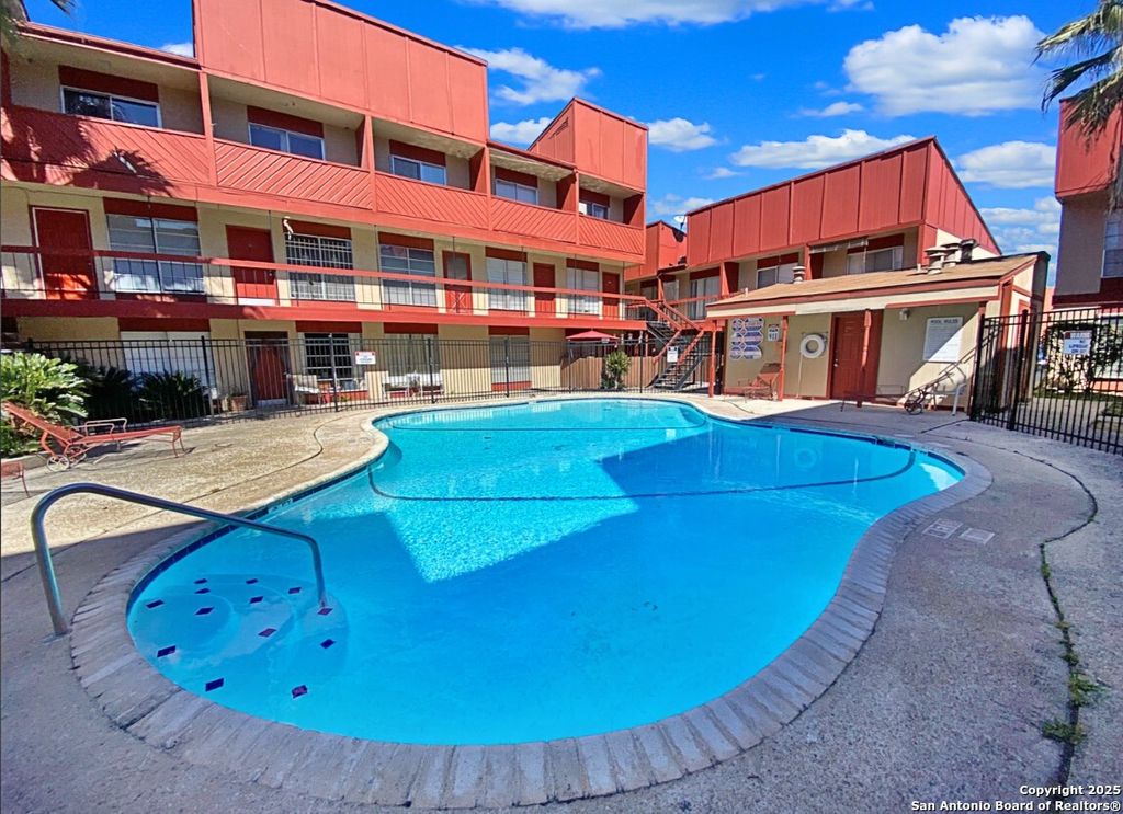 3243 Nacogdoches Rd Apt 404, San Antonio, TX 78217