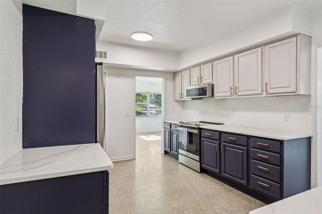 1601 TRIANGLE AVENUE, Orlando, FL 32806