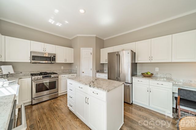 4504 Willow Croft Court, Charlotte, NC 28226