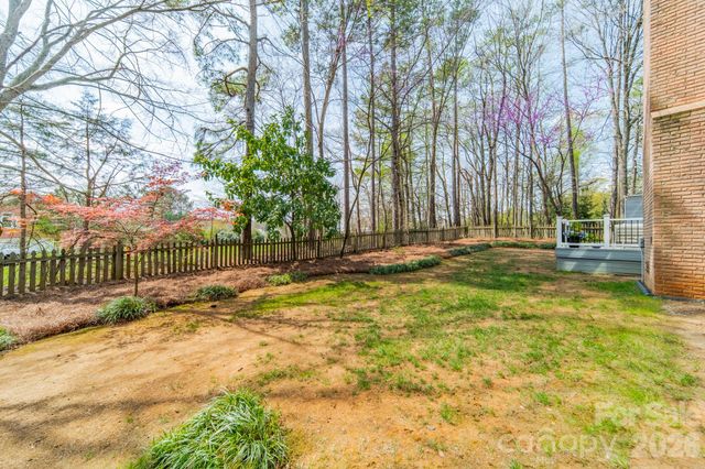 4504 Willow Croft Court, Charlotte, NC 28226