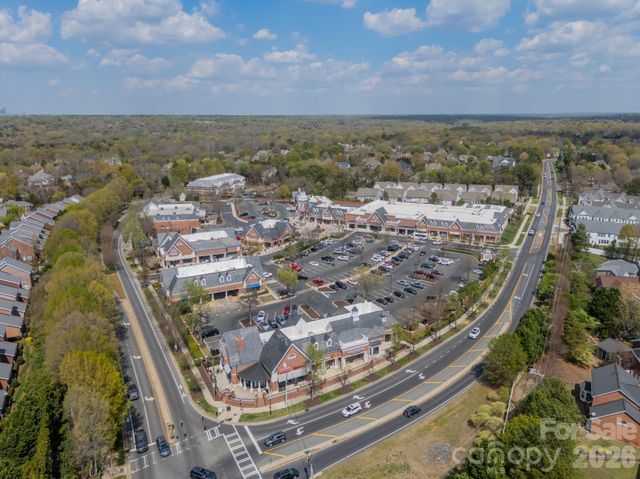 4504 Willow Croft Court, Charlotte, NC 28226