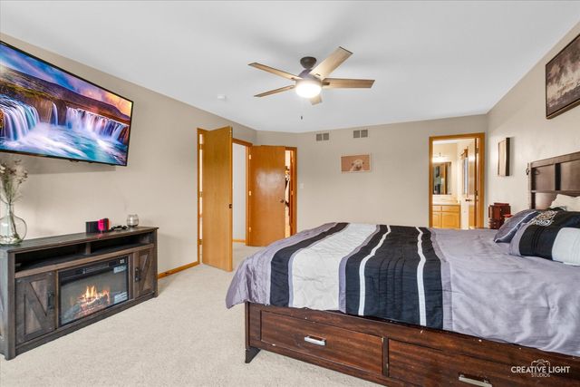 610 High Grove Drive, Minooka, IL 60447