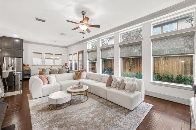 6703 Saxton Manor Street, Houston, TX 77055