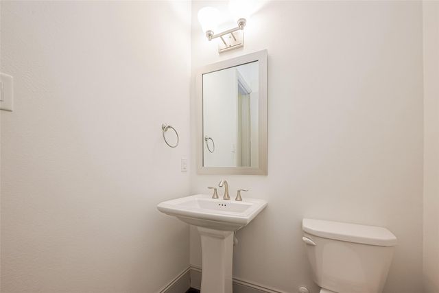 6703 Saxton Manor Street, Houston, TX 77055