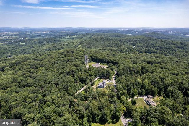784 N HIGH ROCK RD N, Hanover, PA 17331