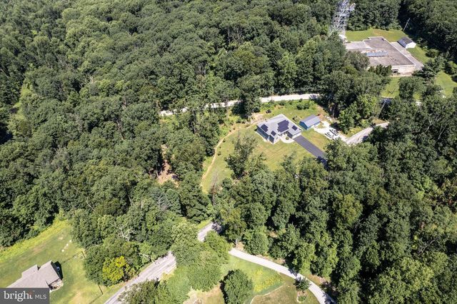 784 N HIGH ROCK RD N, Hanover, PA 17331