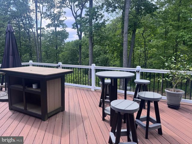 784 N HIGH ROCK RD N, Hanover, PA 17331