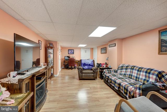784 N HIGH ROCK RD N, Hanover, PA 17331