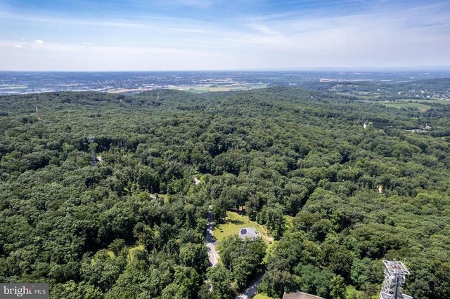 784 N HIGH ROCK RD N, Hanover, PA 17331