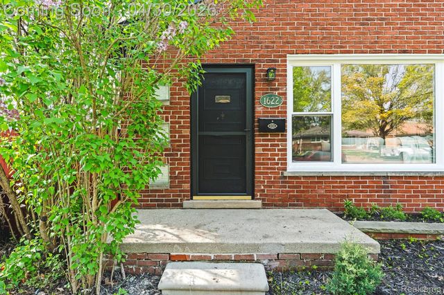 1622 Huron Avenue, Royal Oak, MI 48073