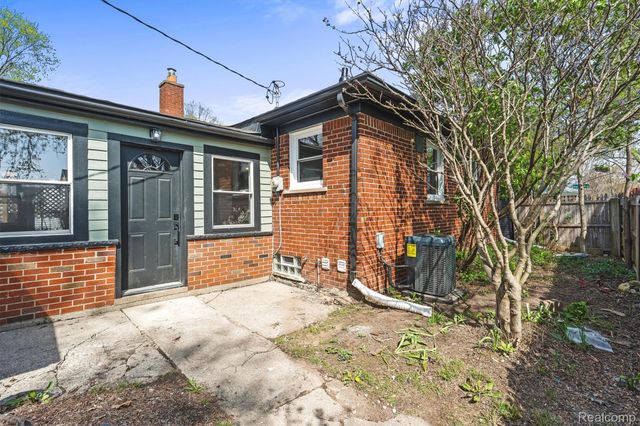 1622 Huron Avenue, Royal Oak, MI 48073