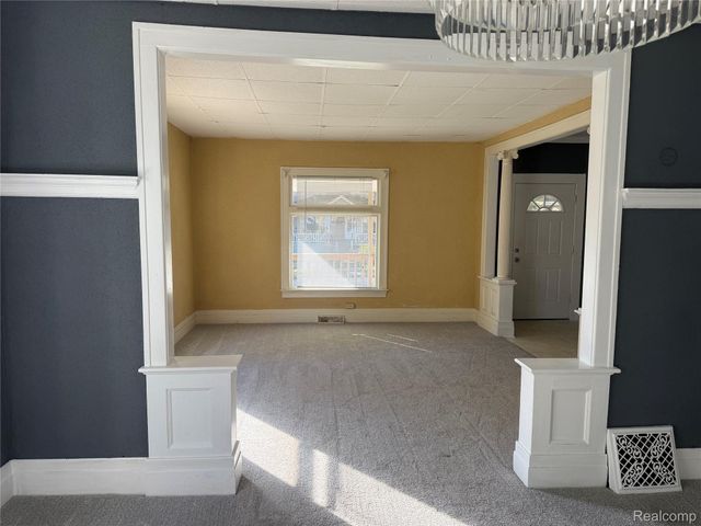 34 LIBERTY Street, Pontiac, MI 48341