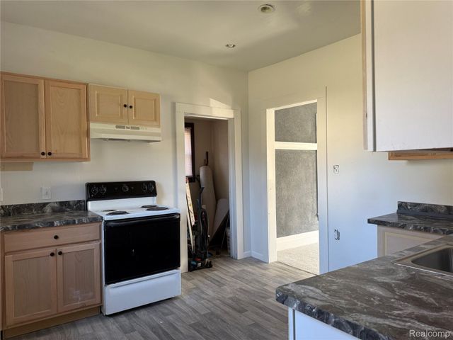 34 LIBERTY Street, Pontiac, MI 48341