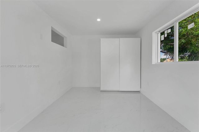 521 NW 33rd Ave, Miami, FL 33125