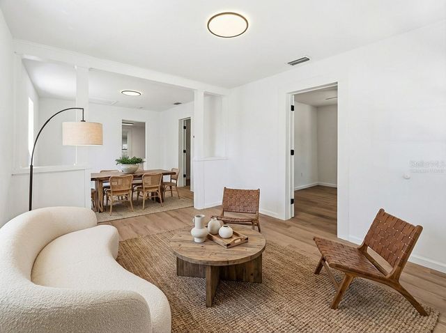 110 W 1ST STREET, Frostproof, FL 33843