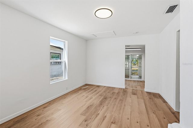 110 W 1ST STREET, Frostproof, FL 33843