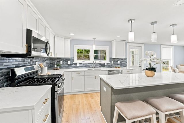 260 Thurber Ave, Attleboro, MA 02703