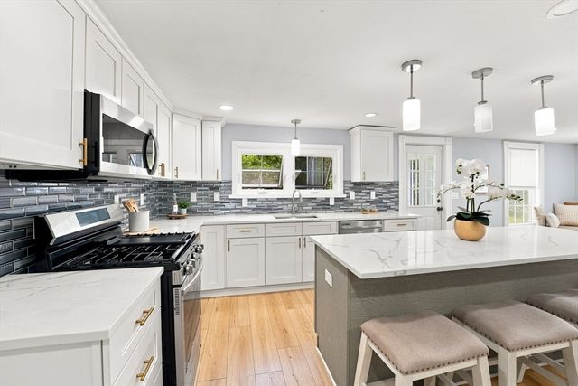 260 Thurber Ave, Attleboro, MA 02703