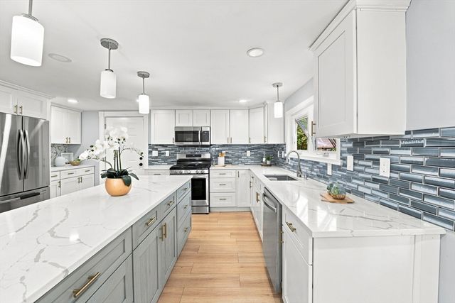 260 Thurber Ave, Attleboro, MA 02703