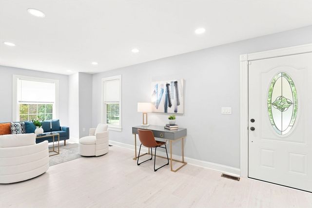260 Thurber Ave, Attleboro, MA 02703