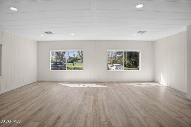 1301 E Avenue I 348, Lancaster, CA 93535