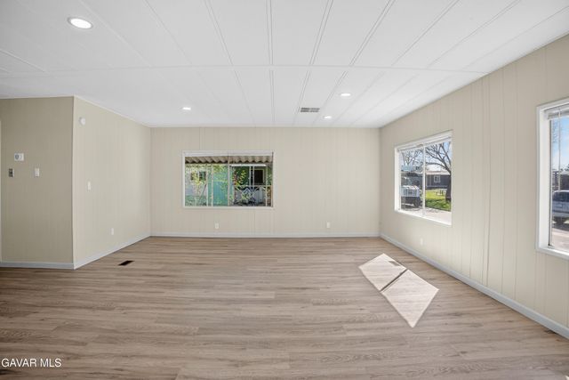 1301 E Avenue I 348, Lancaster, CA 93535