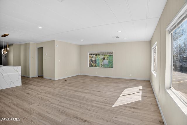 1301 E Avenue I 348, Lancaster, CA 93535