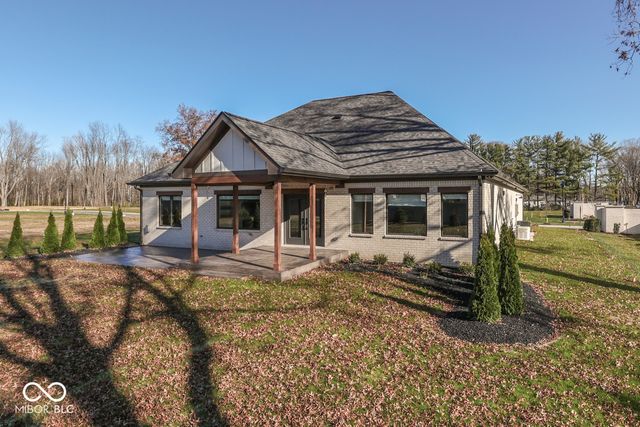 886 J McCool Way, Greenwood, IN 46142