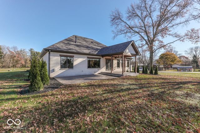 886 J McCool Way, Greenwood, IN 46142