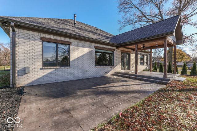 886 J McCool Way, Greenwood, IN 46142