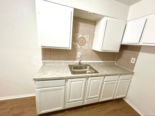 520 Prado St Apt 2, San Antonio, TX 78204