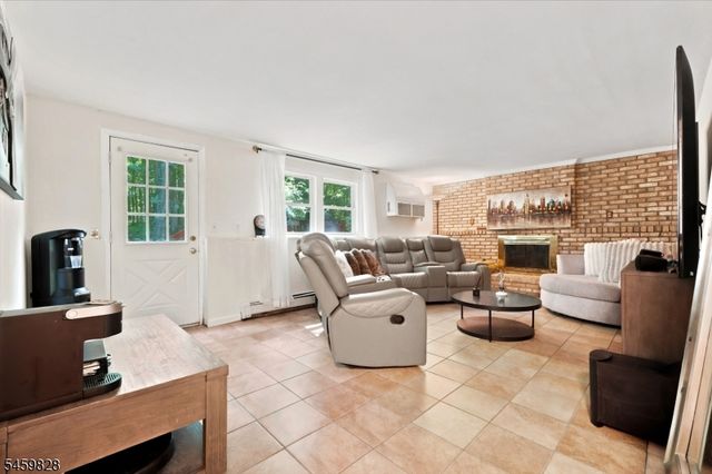 8 Ridge Rd, Independence Twp., NJ 07840