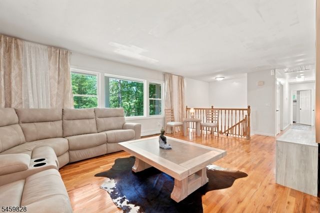 8 Ridge Rd, Independence Twp., NJ 07840